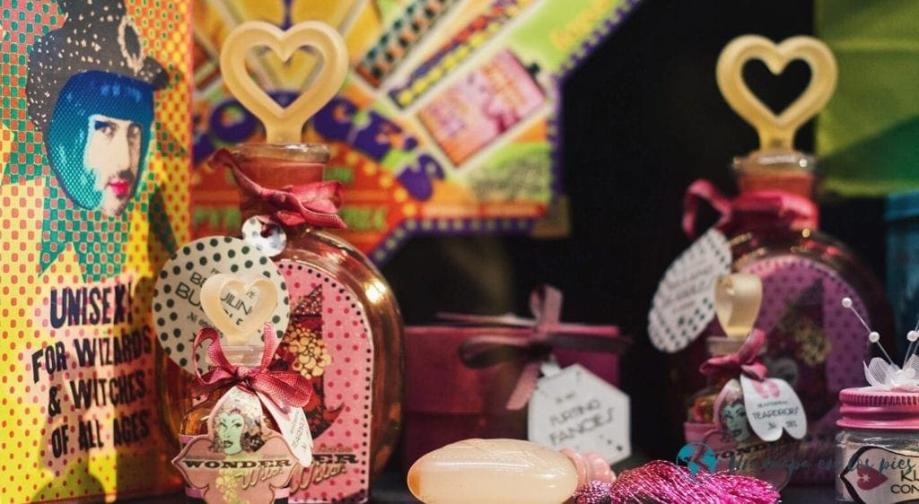 Articulos Bromas Weasley expuestos en el parque de harry potter de londres