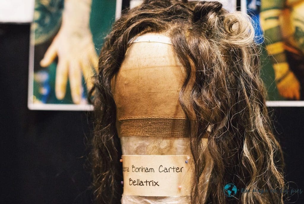 Peluca Bellatrix expuesta en el parque harry potter de londres