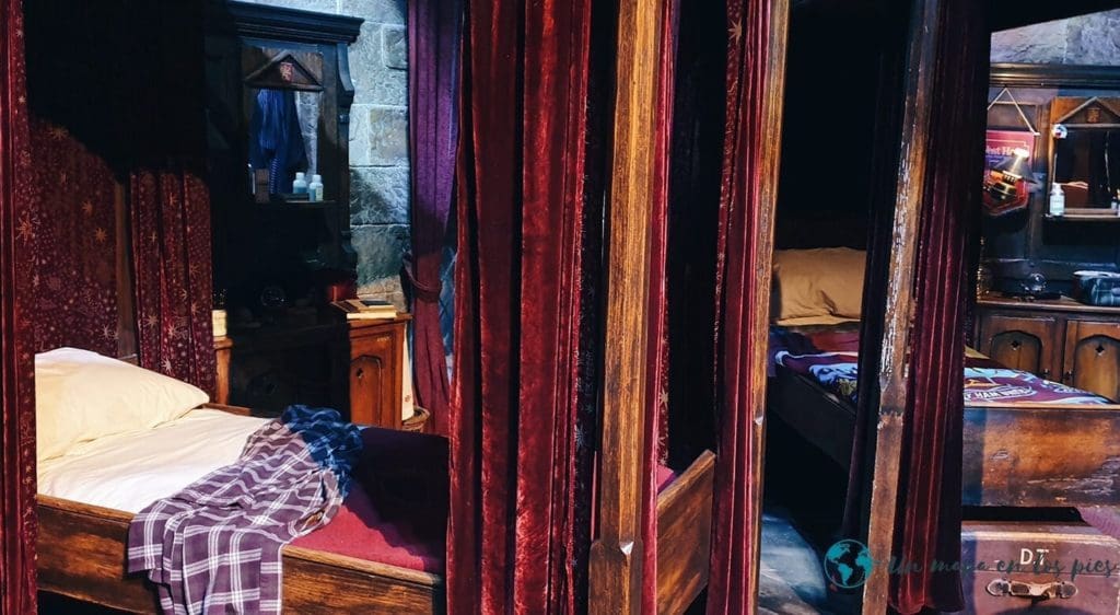 habitacion chicos howarts en el parque de harry potter de londres