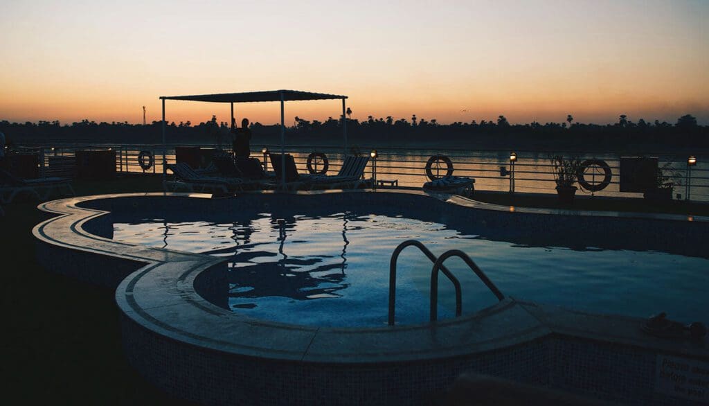 piscina crucero nilo