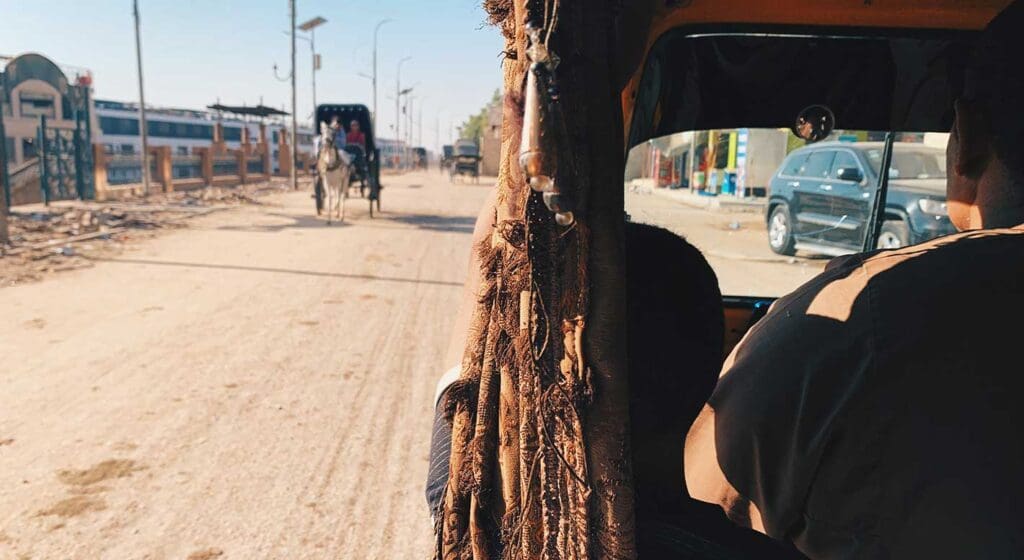 templo edfu en tuk tuk