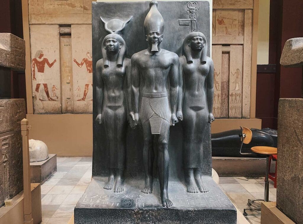 triada  micerinos museo egipcio