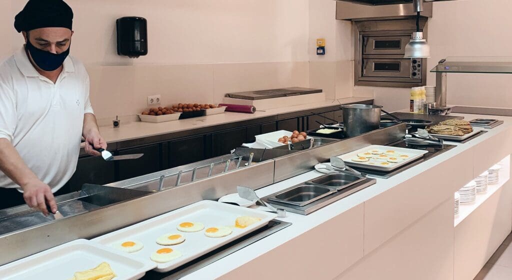 desayuno hotel las gaviotas mallorca.