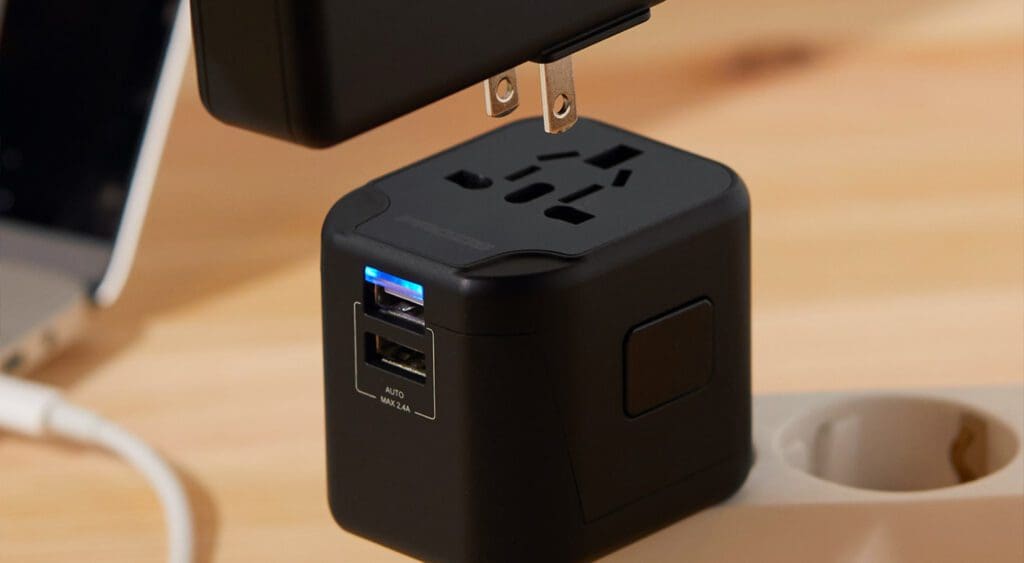 Adaptador de viaje universal con USB Prozis
