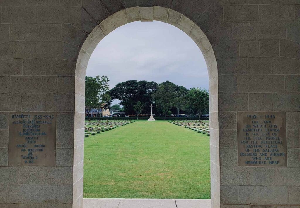 cementerio guerra en kanchanaburi