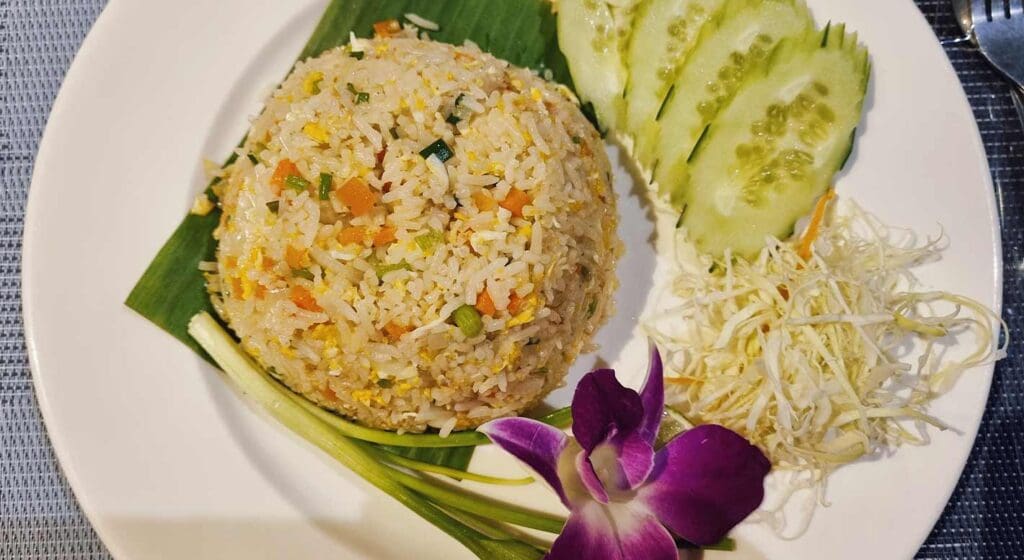 comer en kanchanaburi good times restaurant