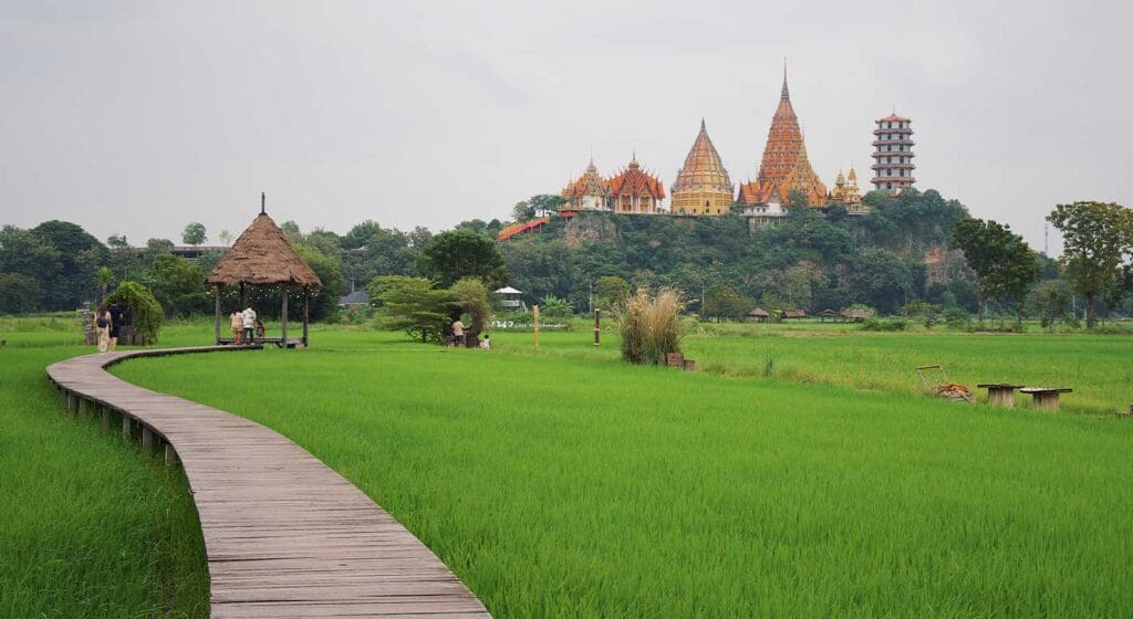comer en kanchanaburi meena cafe