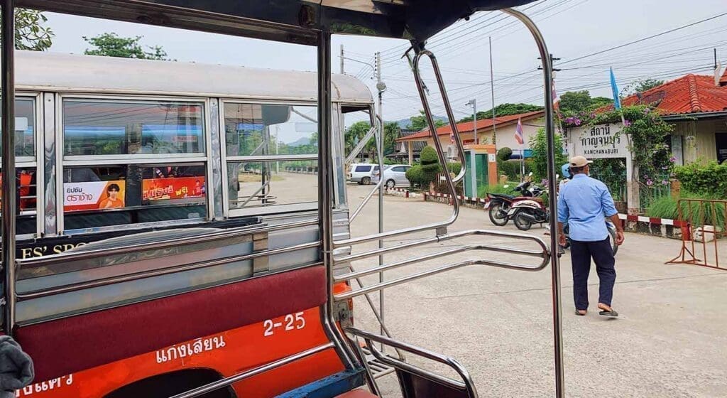 kanchanaburi llegar- desde estacion tren