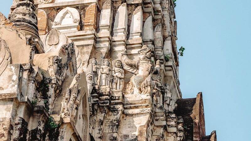 figuras templo wat ratchaburana