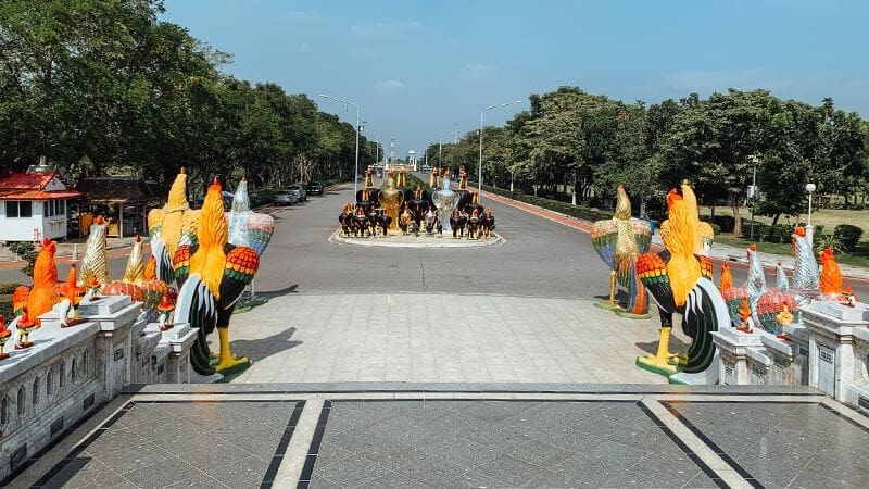 king naresuan monumento gallos ayutthaya