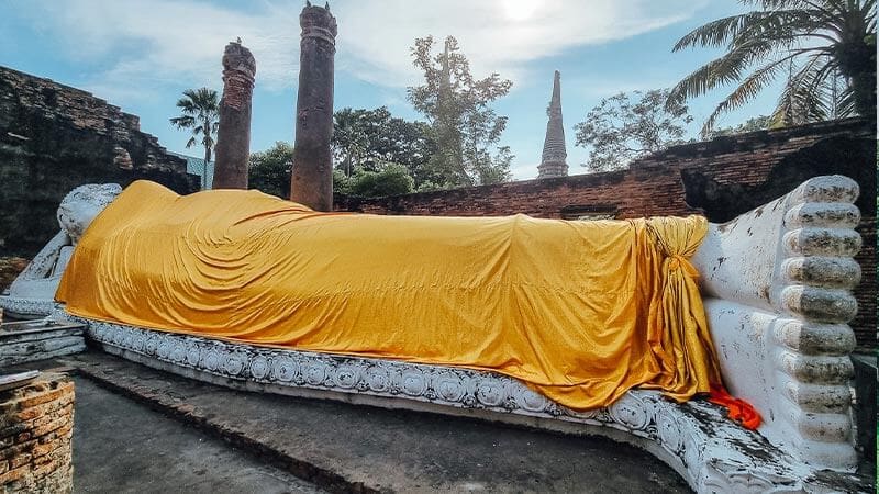 templo wat yai chai mongkhol buda gigante