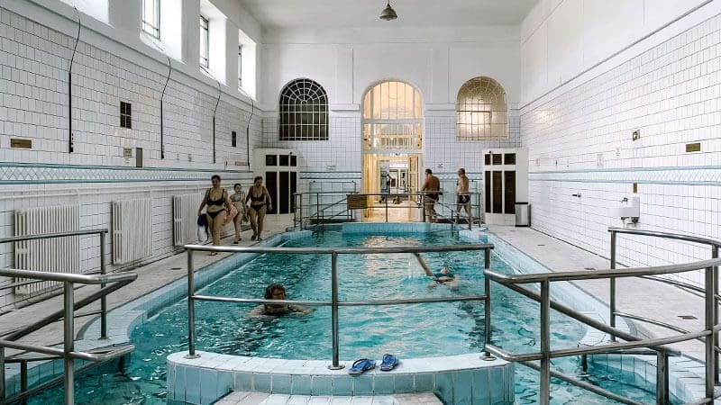 piscinas interiores termas szechenyi