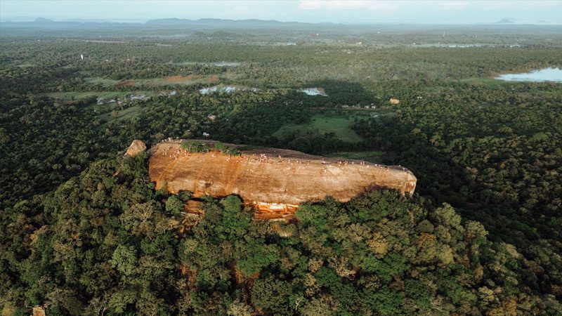 sigiriya pidurangala rock sri lanka